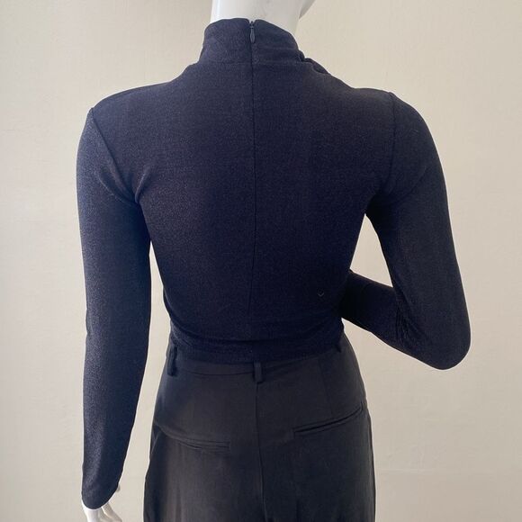 Astr the Label Cropped Long Sleeve Black Shimmer Top w Cut-out Shoulder Detail - Picture 6 of 9